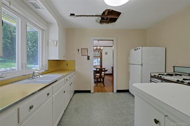 16 Sunset View Drive, West Nyack, NY 10994