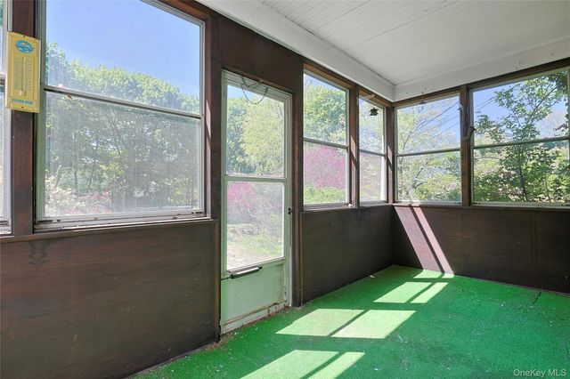 16 Sunset View Drive, West Nyack, NY 10994