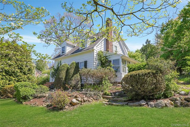 16 Sunset View Drive, West Nyack, NY 10994