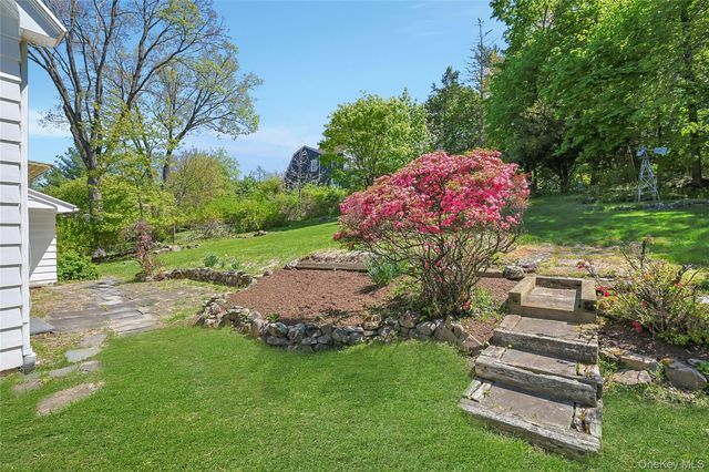 16 Sunset View Drive, West Nyack, NY 10994