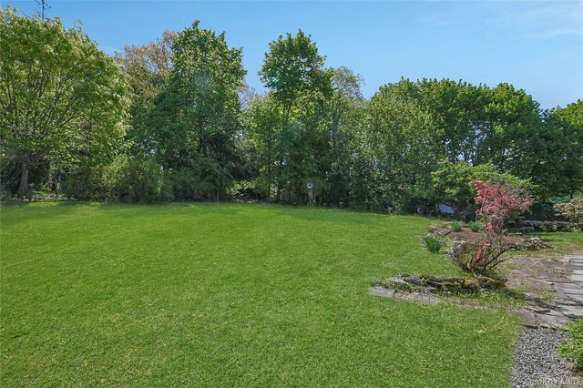 16 Sunset View Drive, West Nyack, NY 10994