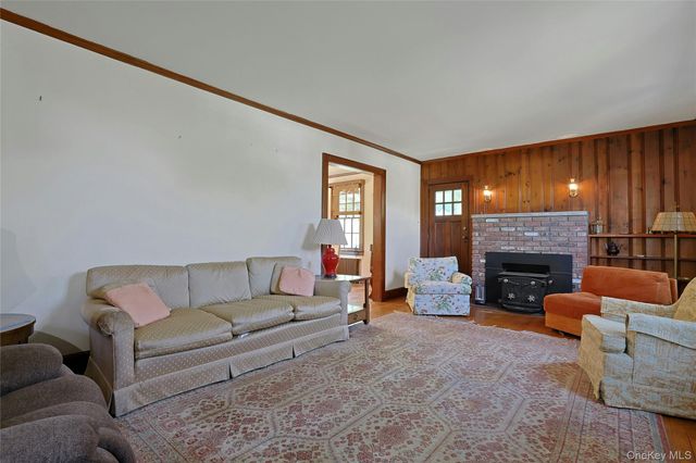 16 Sunset View Drive, West Nyack, NY 10994