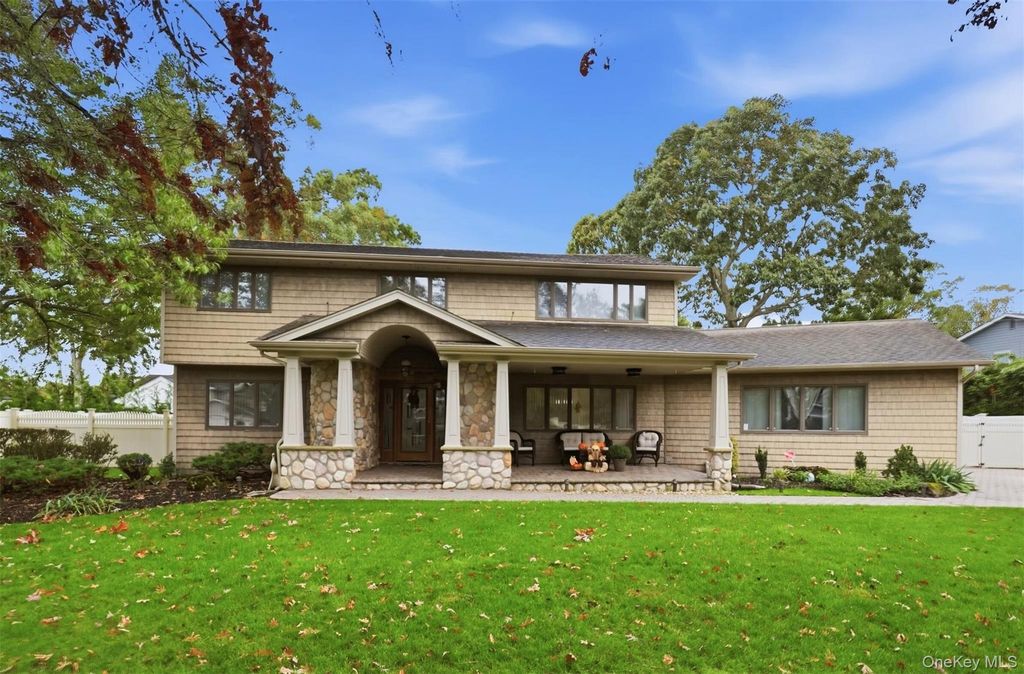 33 Quail Run, East Islip, NY 11730 — photo 2