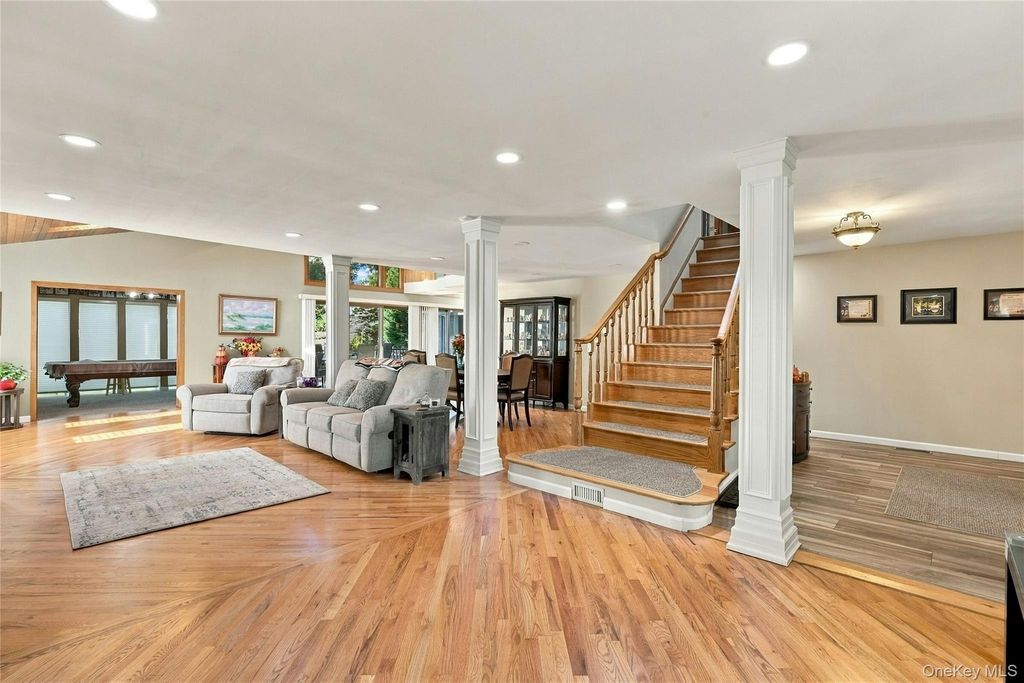 33 Quail Run, East Islip, NY 11730 — photo 5