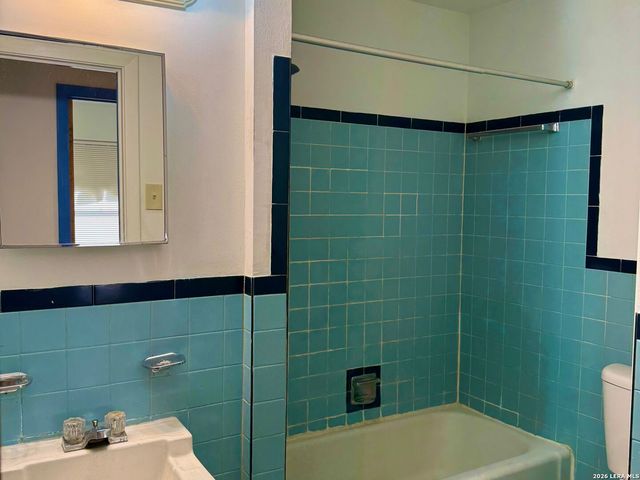 2423 Spicewood, San Antonio, TX 78213