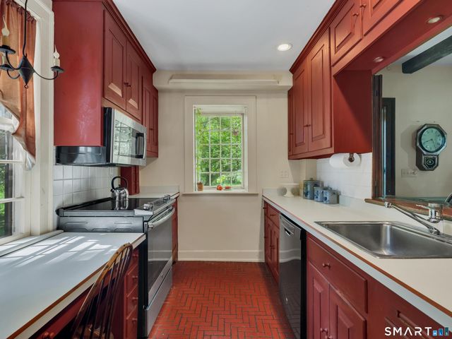 170 Old Post Road, Old Saybrook, CT 06475
