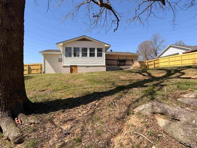 1393 N 4th Avenue, Piggott, AR 72454