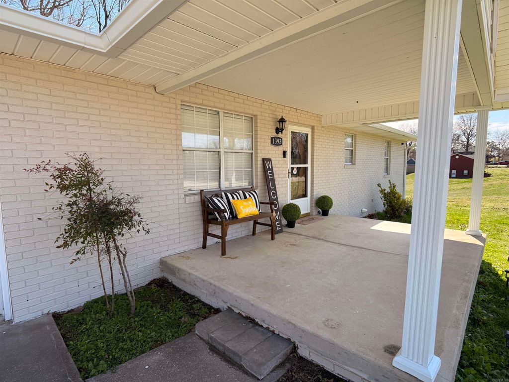 1393 N 4th Avenue, Piggott, AR 72454