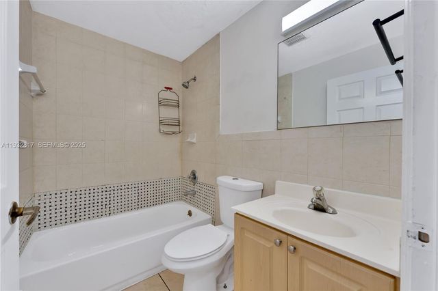 2185 NW 16th Ter 13, Miami, FL 33125