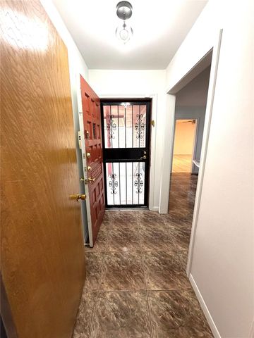 10618 Wolbrook Street, Houston, TX 77016