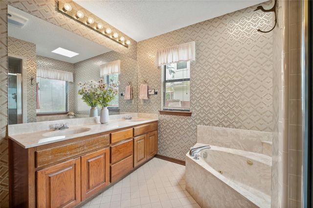 104 CAREFREE CIR, Lakeway, TX 78734