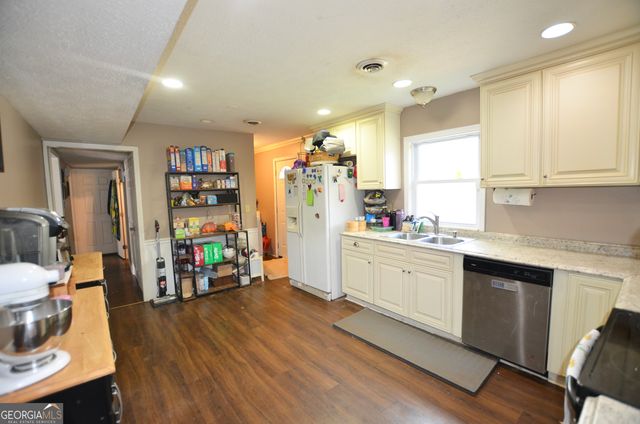 172 Merrybrook Drive, Lagrange, GA 30241