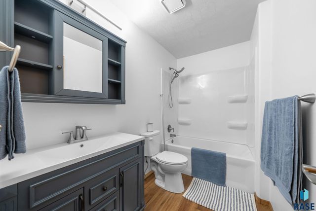 6100 S Tomar Rd Road, Sioux Falls, SD 57108