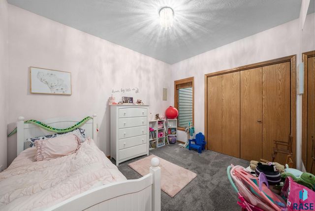 6100 S Tomar Rd Road, Sioux Falls, SD 57108