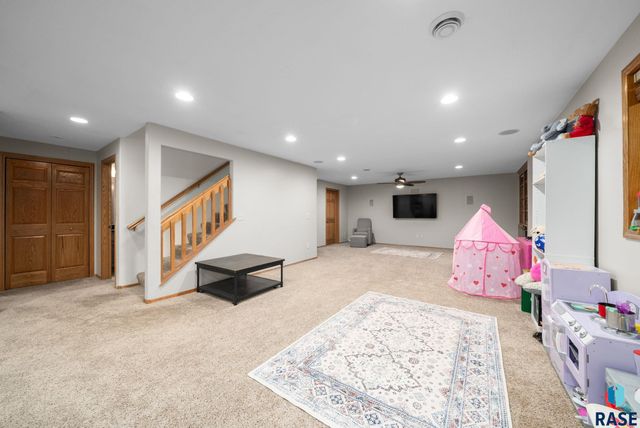 6100 S Tomar Rd Road, Sioux Falls, SD 57108