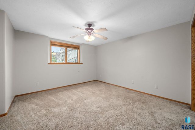 6100 S Tomar Rd Road, Sioux Falls, SD 57108