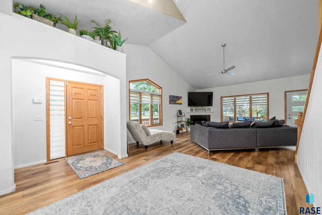 6100 S Tomar Rd Road, Sioux Falls, SD 57108