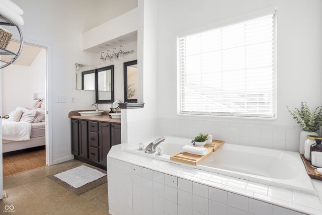 541 Cahill Lane, Indianapolis, IN 46214