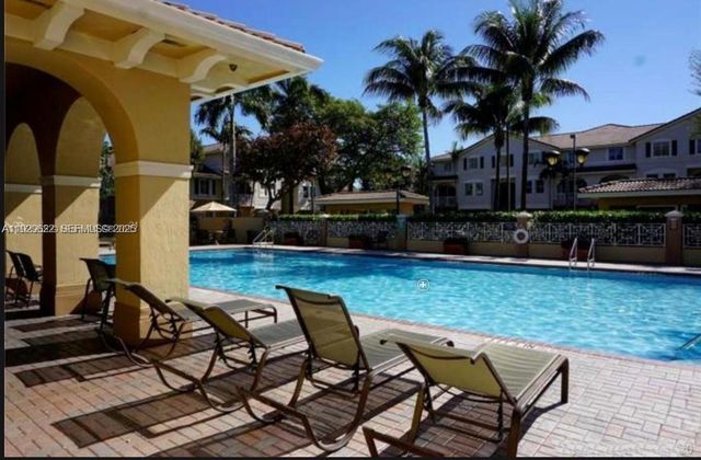 8882 W Flagler St 208, Miami, FL 33174