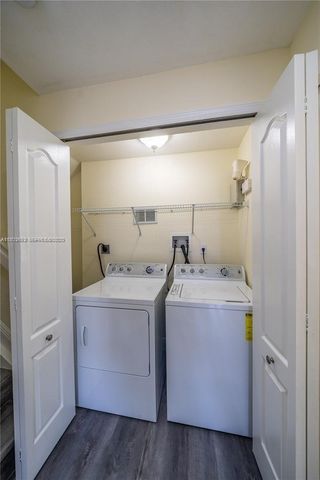 8882 W Flagler St 208, Miami, FL 33174