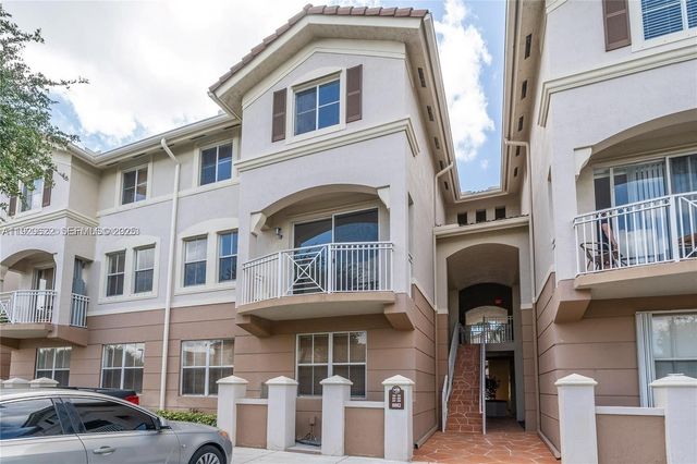 8882 W Flagler St 208, Miami, FL 33174