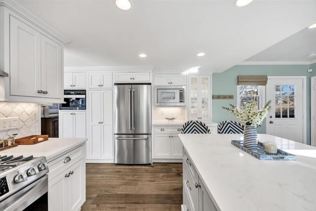 37 Stony Way, East Dennis, MA 02641