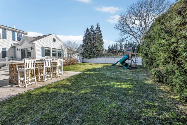 37 Stony Way, East Dennis, MA 02641