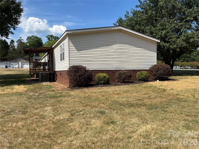 559 School Drive, Taylorsville, NC 28681