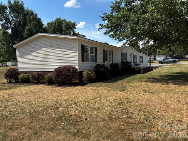 559 School Drive, Taylorsville, NC 28681