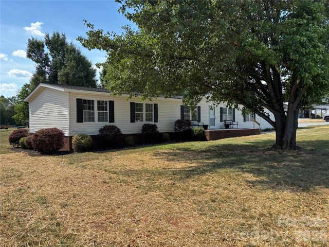 559 School Drive, Taylorsville, NC 28681