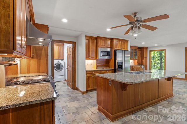 19322 Yachtman Drive, Cornelius, NC 28031