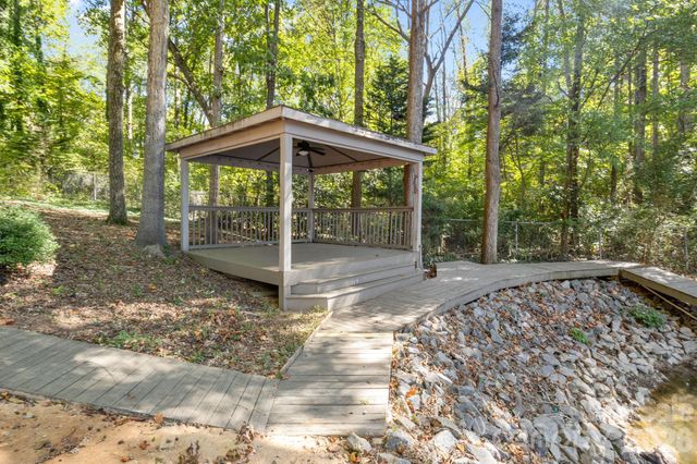 19322 Yachtman Drive, Cornelius, NC 28031