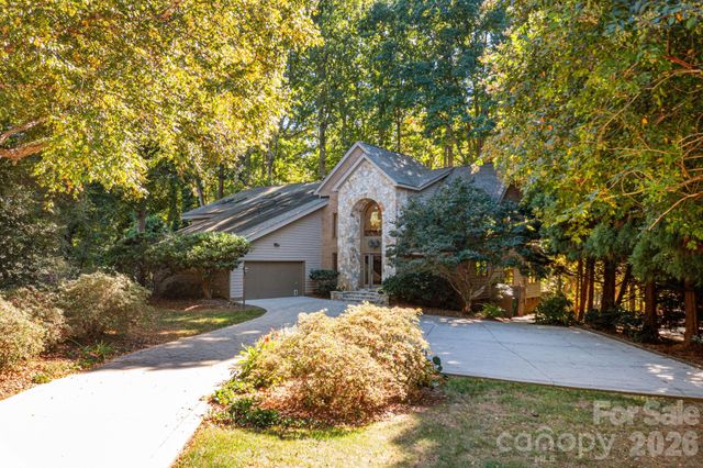 19322 Yachtman Drive, Cornelius, NC 28031