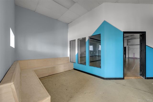 15 E Deer Park Road, Dix Hills, NY 11746