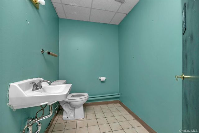 15 E Deer Park Road, Dix Hills, NY 11746