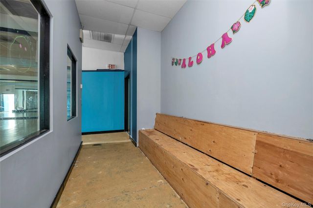 15 E Deer Park Road, Dix Hills, NY 11746