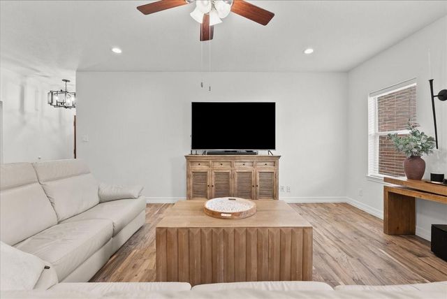 140 Mustang Stampede Drive, La Marque, TX 77568