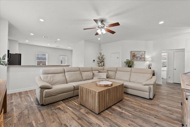 140 Mustang Stampede Drive, La Marque, TX 77568