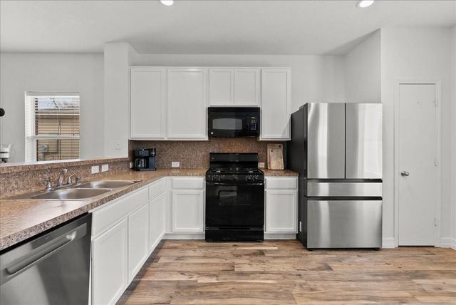 140 Mustang Stampede Drive, La Marque, TX 77568