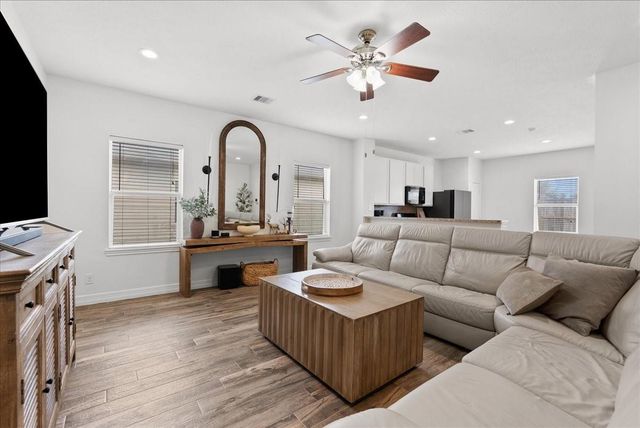 140 Mustang Stampede Drive, La Marque, TX 77568