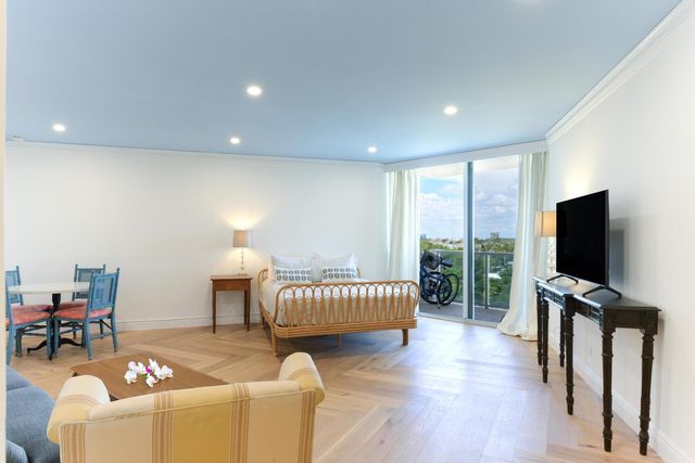 2800 N Flagler Drive 913, West Palm Beach, FL 33407