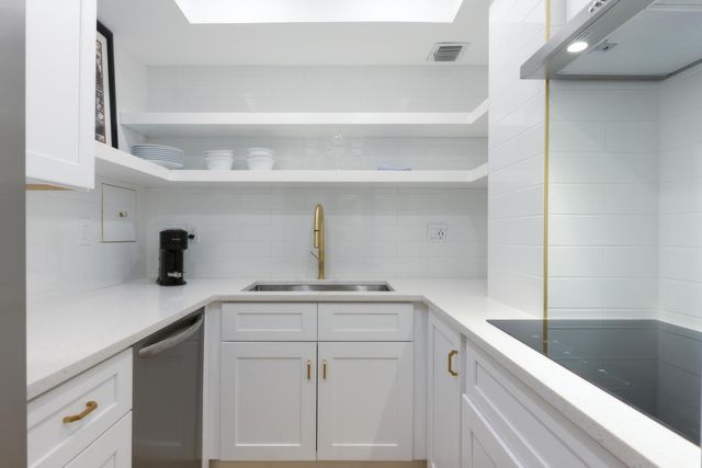 2800 N Flagler Drive 913, West Palm Beach, FL 33407