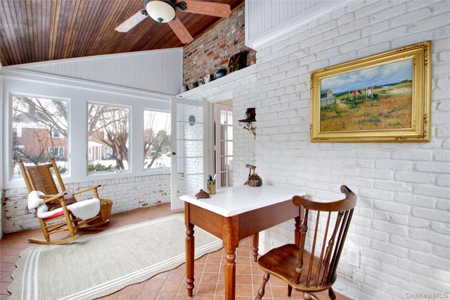 32 Barnard Place, Manhasset, NY 11030