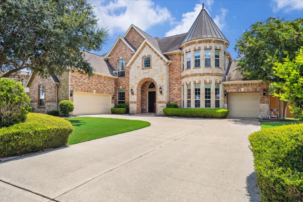 4511 Royal Bend Lane, Sugar Land, TX 77479