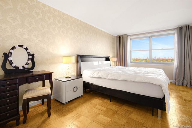 61-20 Grand Central Parkway A804, Forest Hills, NY 11375