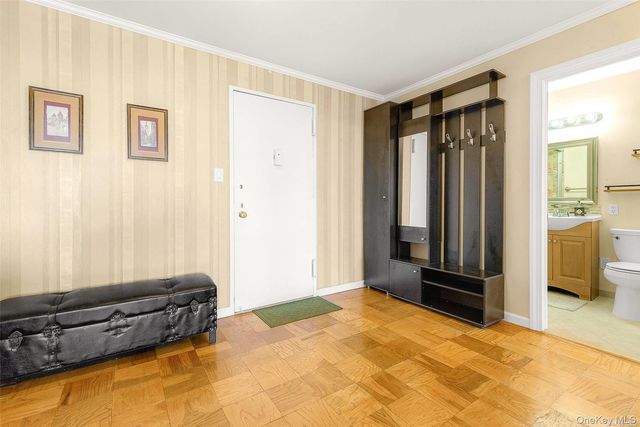 61-20 Grand Central Parkway A804, Forest Hills, NY 11375