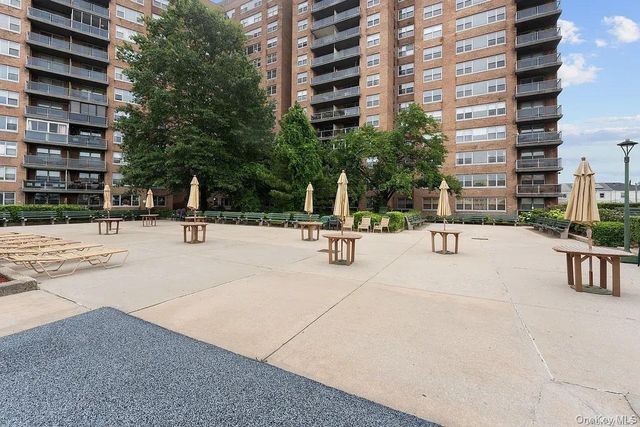 61-20 Grand Central Parkway A804, Forest Hills, NY 11375