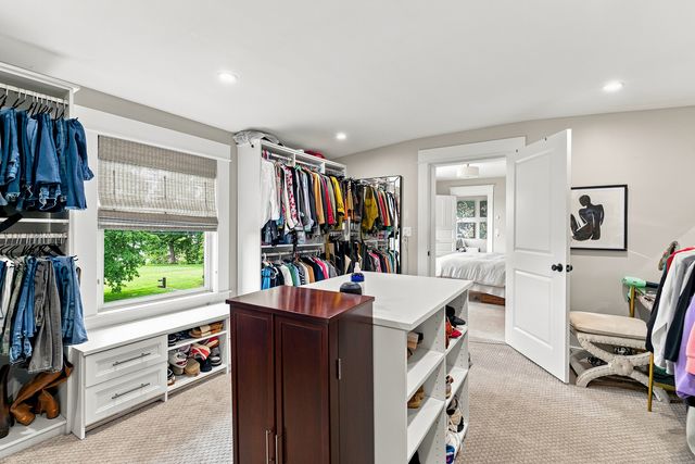 1612 PROSPECT Terrace, Davenport, IA 52803