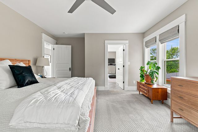 1612 PROSPECT Terrace, Davenport, IA 52803