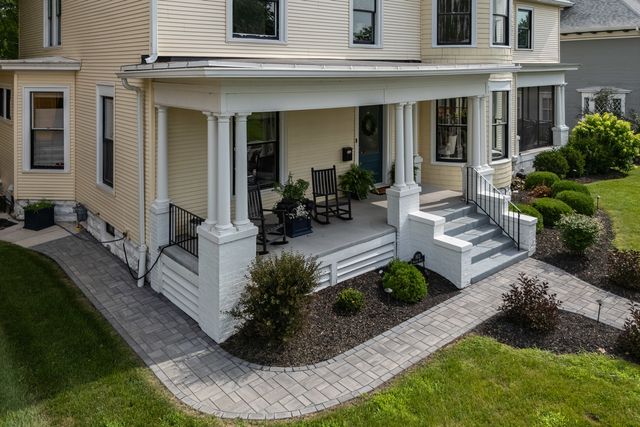 1612 PROSPECT Terrace, Davenport, IA 52803